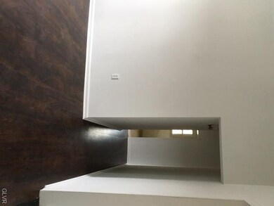 347 N 8th St, Allentown, PA 18102 - photo 5