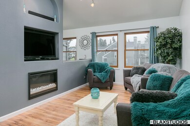 Living Room W/Vaulted Ceiling