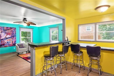 Breakfast bar and/or workspace