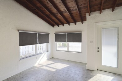 Living Room photo #2