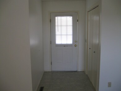 Entry & Closet