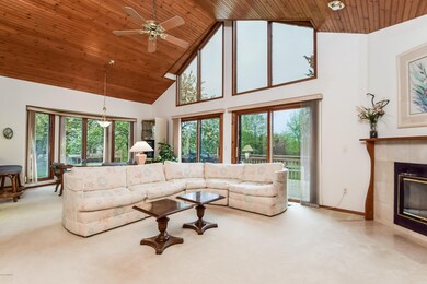 007-Living_Room-5731165-large