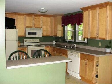 19 Hemlock Dr, Medway, MA 02053 - photo 3