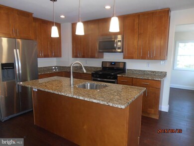 7108 E Lombard St, Hyattsville, MD 20785 - photo 5