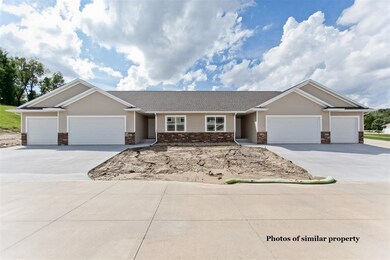 1618 34th St SE, Cedar Rapids, IA 52403 - photo 2