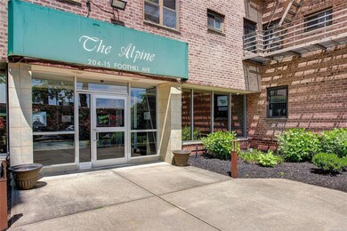 The Alpine unit B10, Hollis, NY 11423 - photo 3