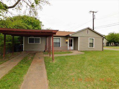 623 E Brockett St, Sherman, TX 75090 - photo 2