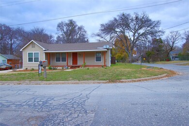 305 E 15th St, Bonham, TX 75418 - photo 6