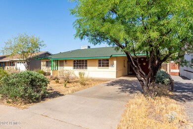 2213 N 28th Place, Phoenix, AZ 85008 - photo 2