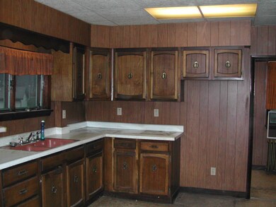 60 Penn St, Cherry Tree, PA 15724 - photo 2