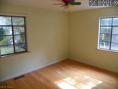 25535 Chatworth Dr, Euclid, OH 44117 - photo 4