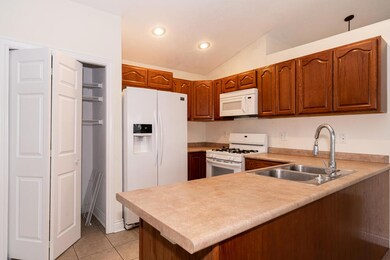 5806 coddington lane-4