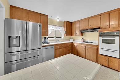 Light and Bright Kitchen