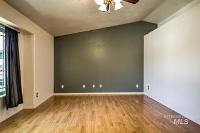 833 W Florida Ave, Nampa, ID 83686 - photo 3