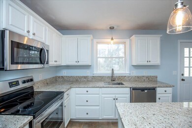3 W Pine St unit 11, Plaistow, NH 03865 - photo 7