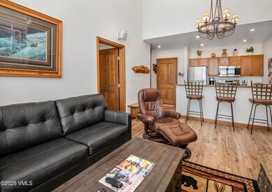 Chapel-Sqr-328-MLS_06