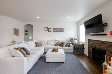 8-web-or-mls-2514 NW Ivy Way-9