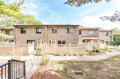 204 Williamsburg Ln unit 204, Export, PA 15632 - photo 2