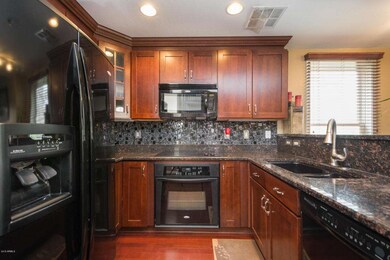 06- KITCHEN