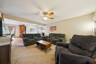 447 Washington Ave, Leechburg, PA 15656 - photo 4