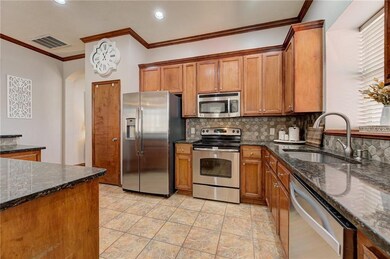 939 Black Jack Ln, Moore, OK 73160 - photo 3