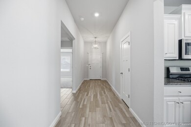 2406 W Kingsport Ct S, Broken Arrow, OK 74011 - photo 4