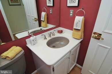 14970 Dufief Dr, North Potomac, MD 20878 - photo 2