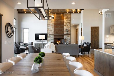 152_new_york_mountain_rd_vignette_dining