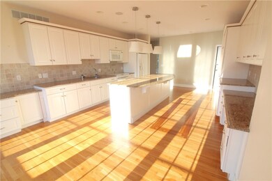 21 Hoover Rd, Middletown, RI 02842 - photo 7