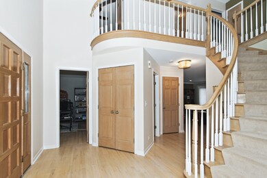 933 Doral Dr, Bartlett, IL 60103 - photo 2