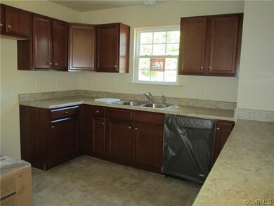 7709 Walnut Cir, Quinton, VA 23141 - photo 3