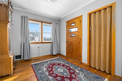 522 W 3rd St, Port Clinton, OH 43452 - photo 2