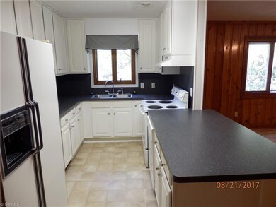 532 Oakdale Rd, Jamestown, NC 27282 - photo 3