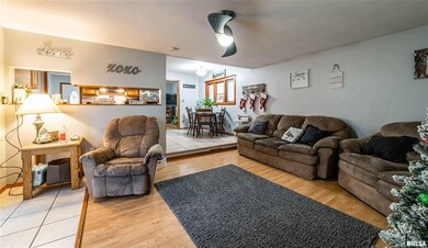 210 Rhoads Ave, Lincoln, IL 62656 - photo 7