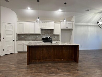 121 Buckeye Dr, Weatherford, TX 76086 - photo 3