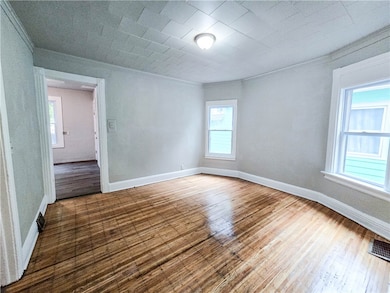 28 5th St, Rochester, NY 14605 - photo 4