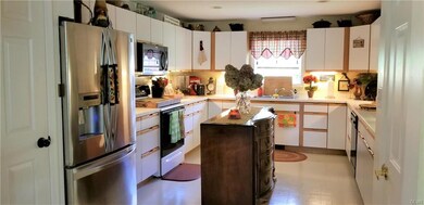 540 Ashwood Dr, Nazareth, PA 18064 - photo 7