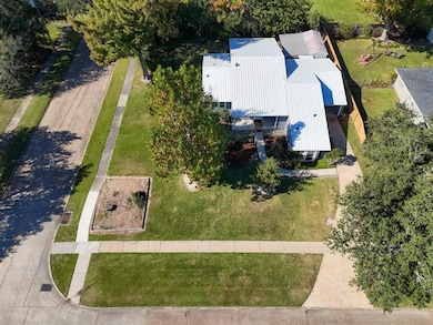 354 Jefferson Dr, Lake Charles, LA 70605 - photo 2