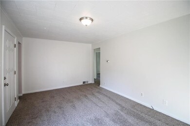 7010 SW 15th St, Des Moines, IA 50315 - photo 3