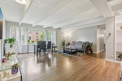 2142 W Rosemont Ave unit 1A, Chicago, IL 60659 - photo 2