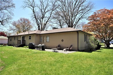 Crushed Stone Patio Area - Relax & Enjoy!