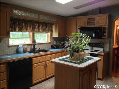 Kitchen Large bright fully applianced kitchen open