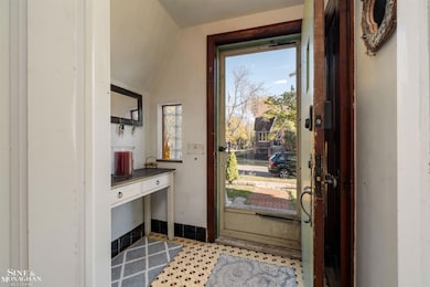 441 Manor St, Grosse Pointe Farms, MI 48236 - photo 2