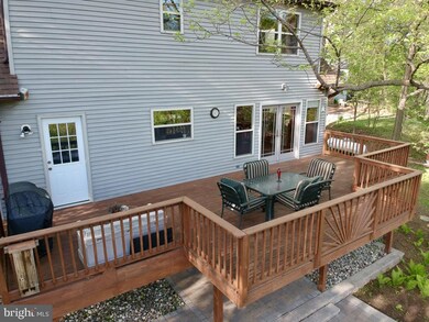 234 Cavalier Estates Dr, Harpers Ferry, WV 25425 - photo 4