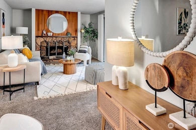 4641 W Lake Sammamish Pkwy SE unit F105, Issaquah, WA 98027 - photo 2