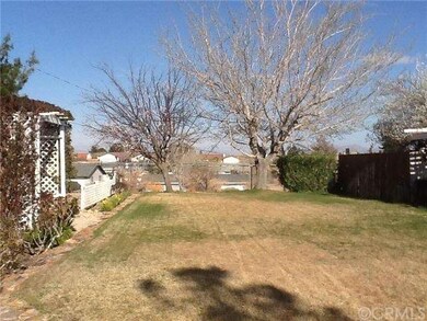 16556 Warwick St, Victorville, CA 92395 - photo 4