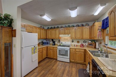 136 Just A Mere Ln, Burnsville, NC 28714 - photo 7