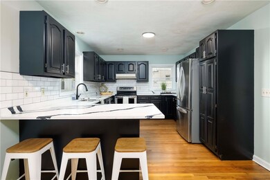 746 Elm St, Woonsocket, RI 02895 - photo 4