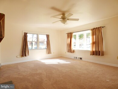 4410 75th Ave, Hyattsville, MD 20784 - photo 4