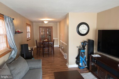 27 W Garrison Rd, Brookhaven, PA 19015 - photo 5